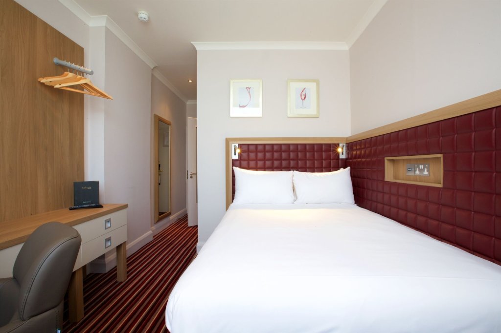 London Croydon Aerodrome Hotel, BW Signature Collection 9