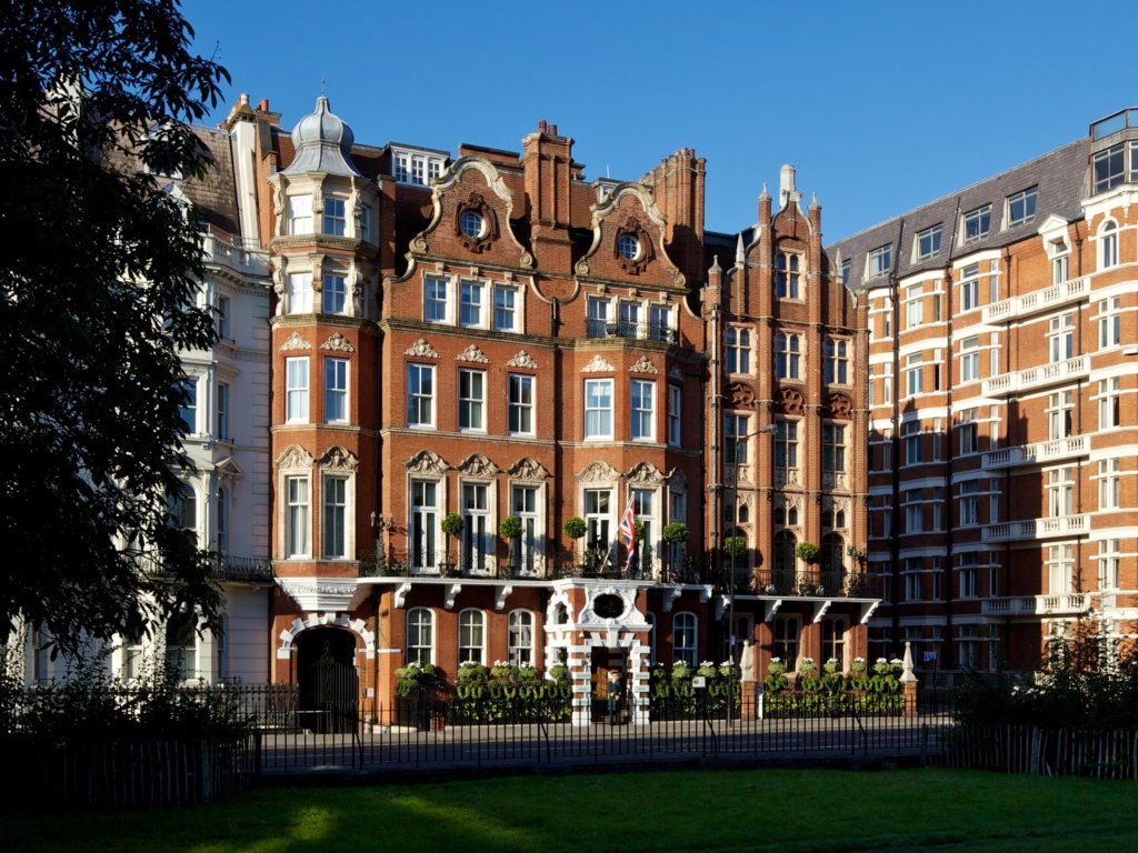 The Milestone Hotel 22