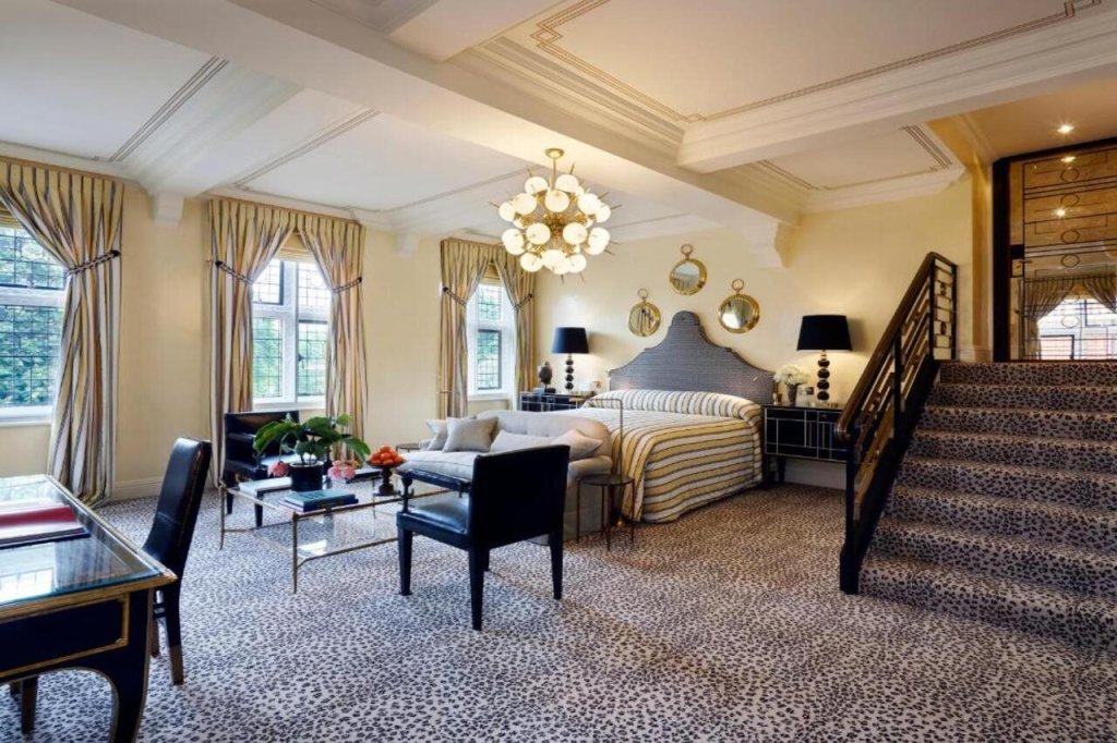 The Milestone Hotel 6