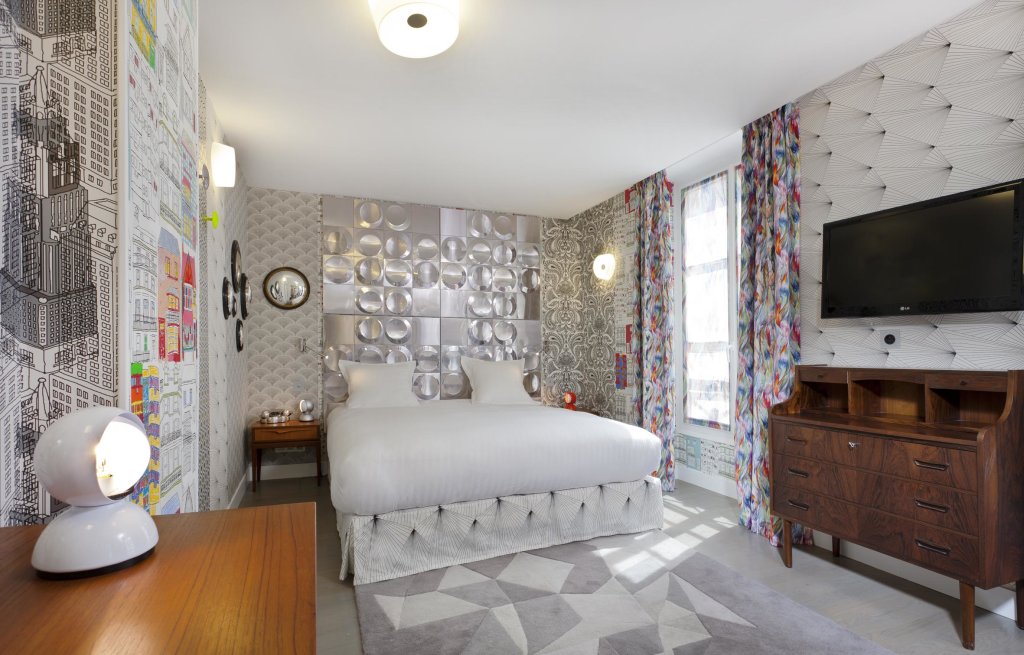 Hotel Crayon by Elegancia 15