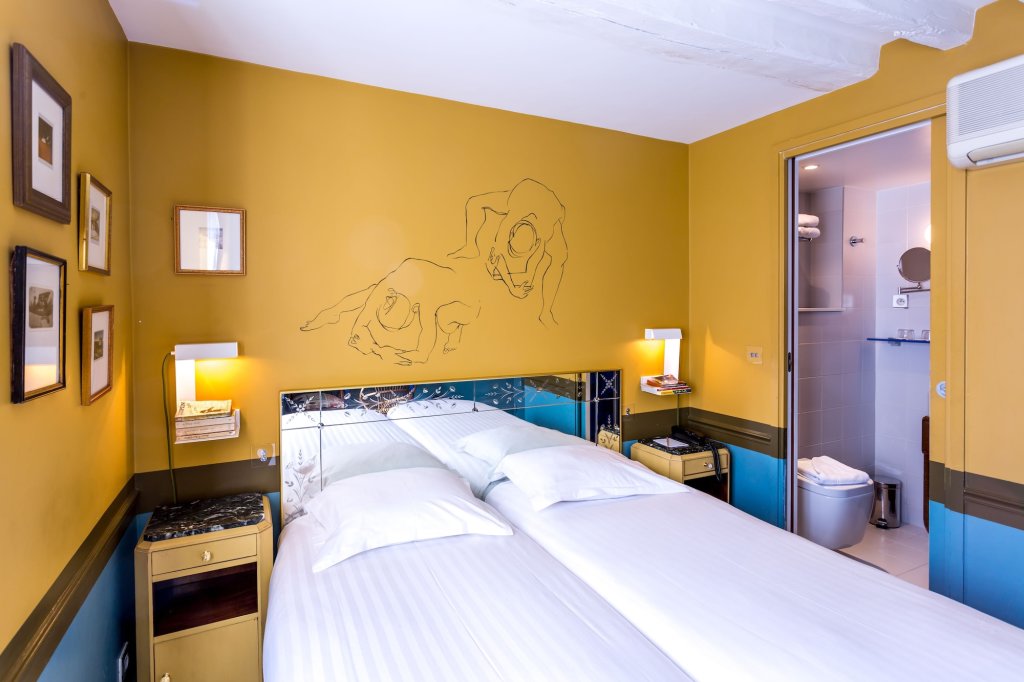Hotel Crayon by Elegancia 23