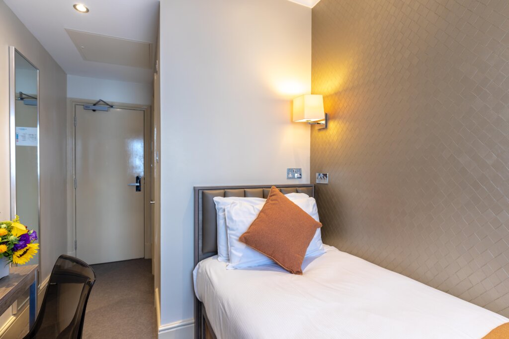 Sidney Hotel London Victoria 1