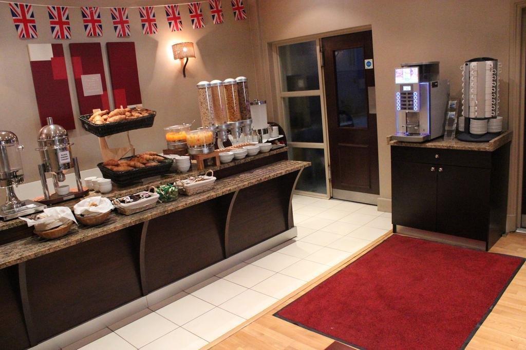 Sidney Hotel London Victoria 10