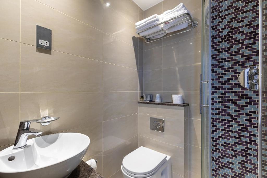 Sidney Hotel London Victoria 4