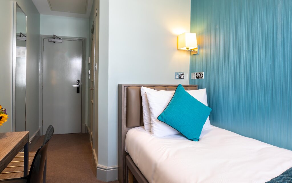 Sidney Hotel London Victoria 8