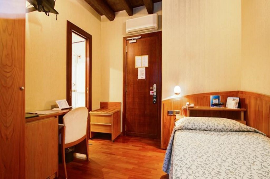 Hotel Corot 2