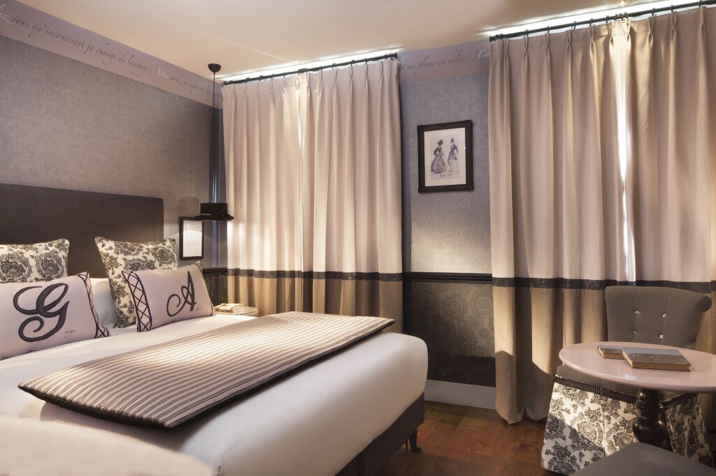 Les Plumes Hôtel Paris 17