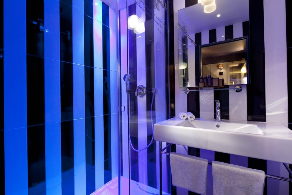 Les Plumes Hôtel Paris 24