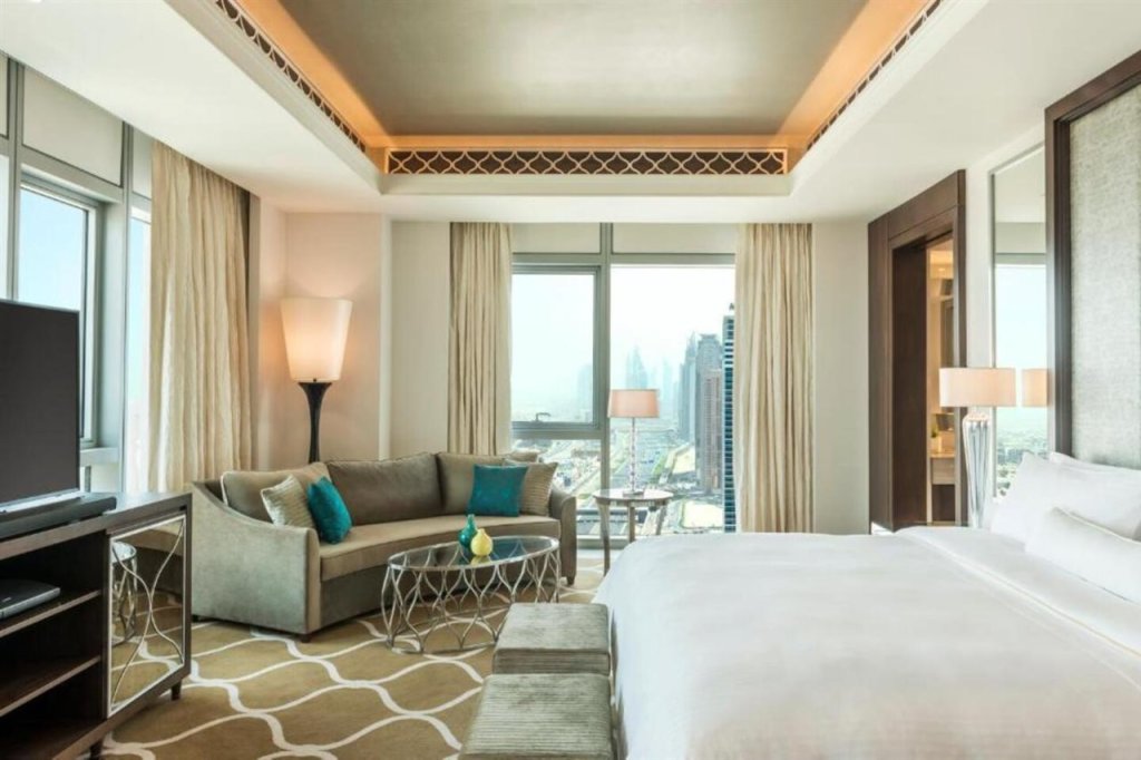Hilton Dubai Al Habtoor City 14