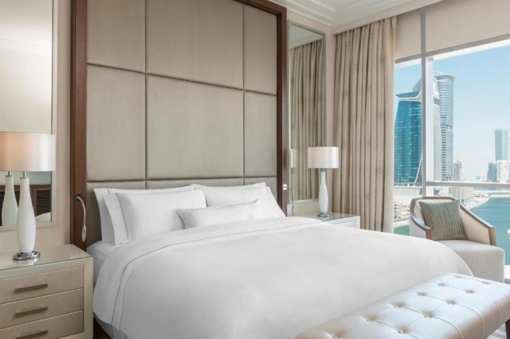 Hilton Dubai Al Habtoor City 6