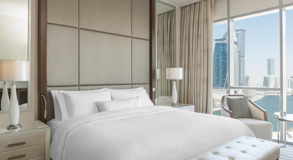 Hilton Dubai Al Habtoor City 8