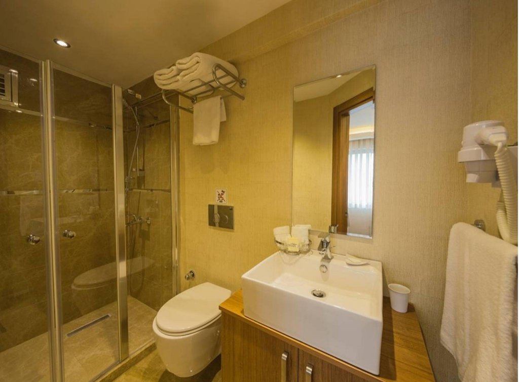 B Guest Hotel 5