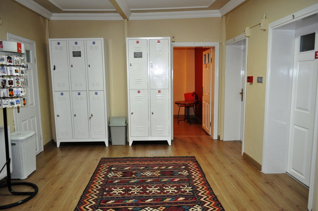 Antique Hostel & Guesthouse 1
