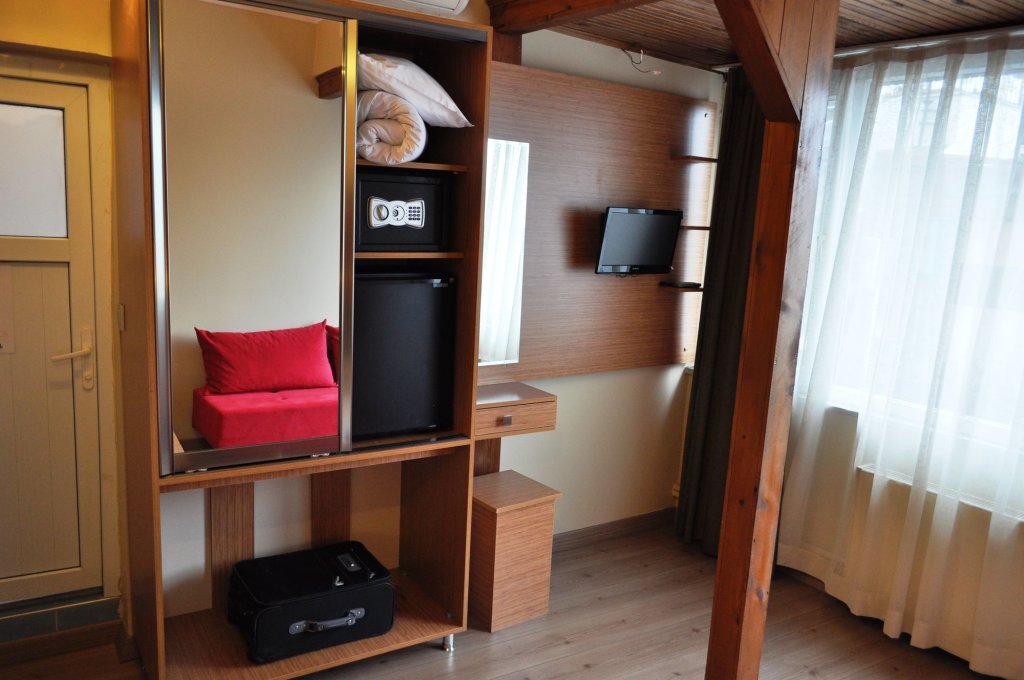 Antique Hostel & Guesthouse 10