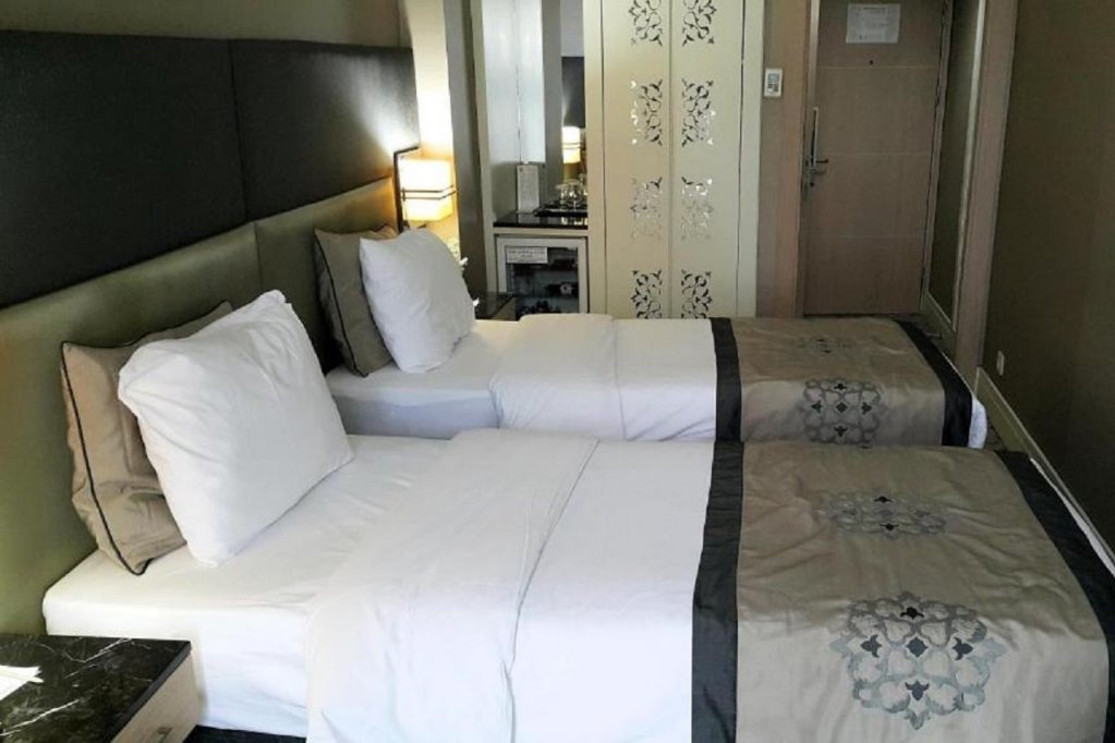 Darkhill Hotel 3