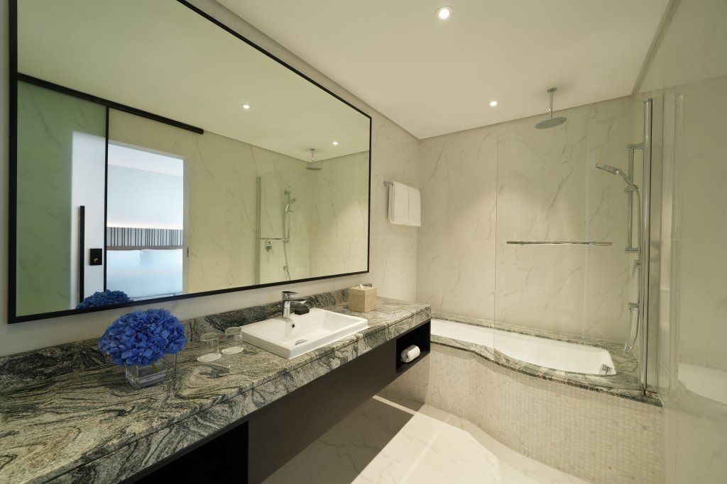 Arabian Park Dubai, an Edge by Rotana Hotel 8