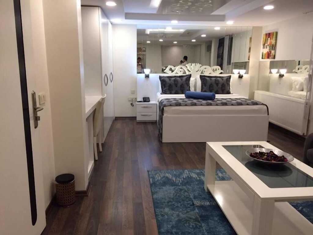 The Marions Suite Hotel 15