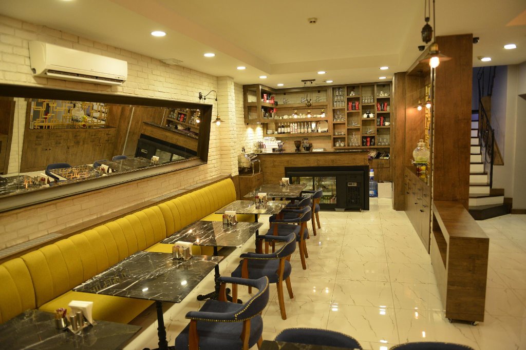 The Marions Suite Hotel 21