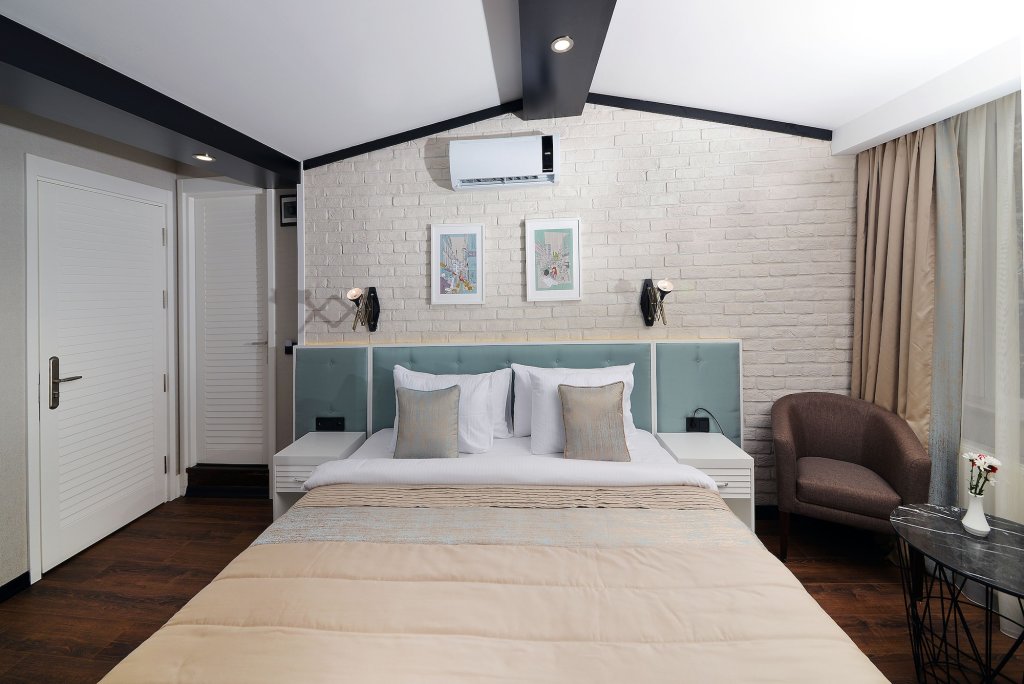 The Marions Suite Hotel 23