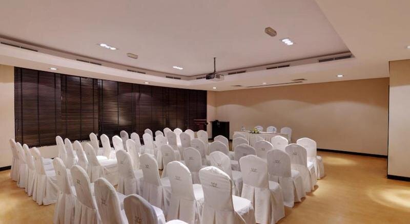 Signature Hotel Apartments & Spa 10