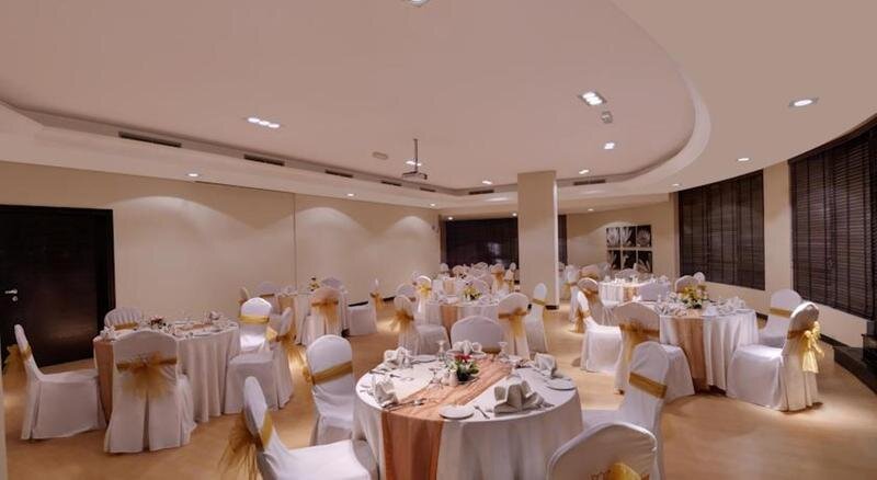 Signature Hotel Apartments & Spa 11