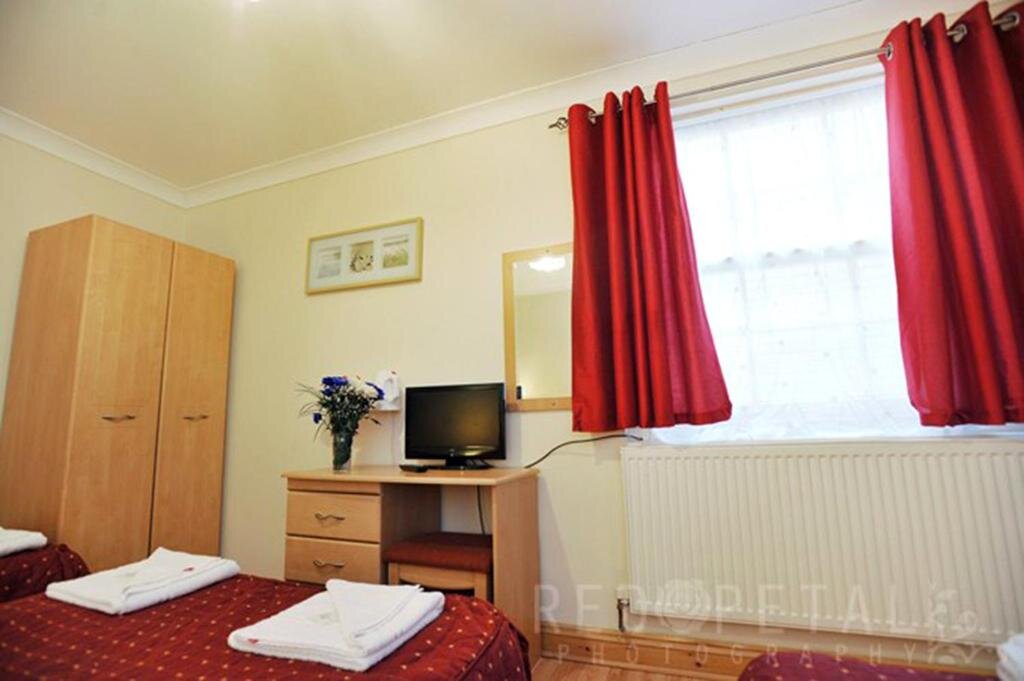 Elmwood Hotel 13