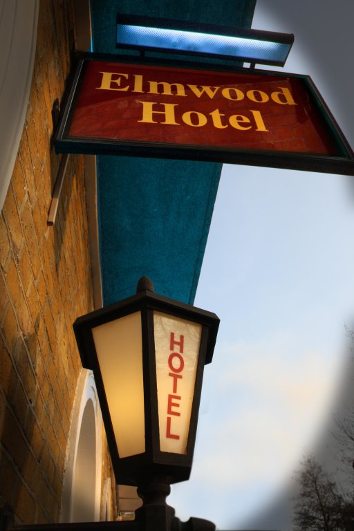 Elmwood Hotel 24