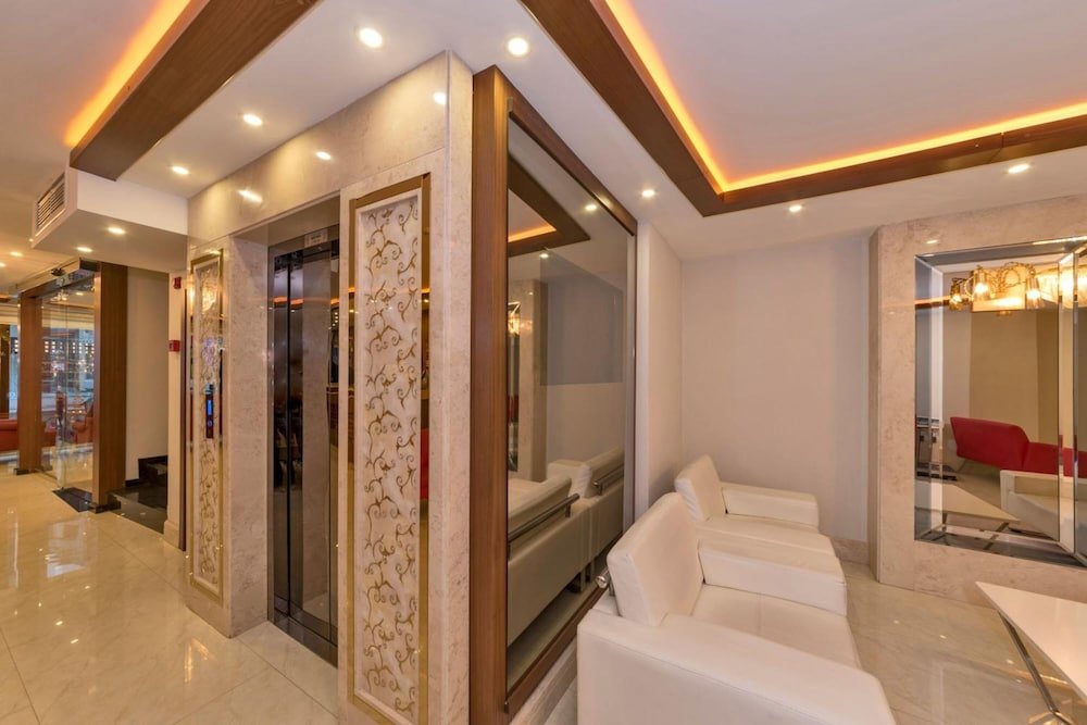 Marcello Hotel 12