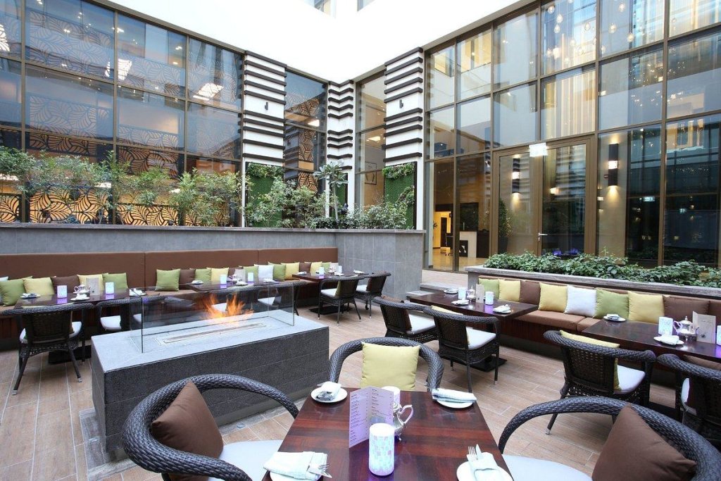 Metropolitan Hotel Dubai 11