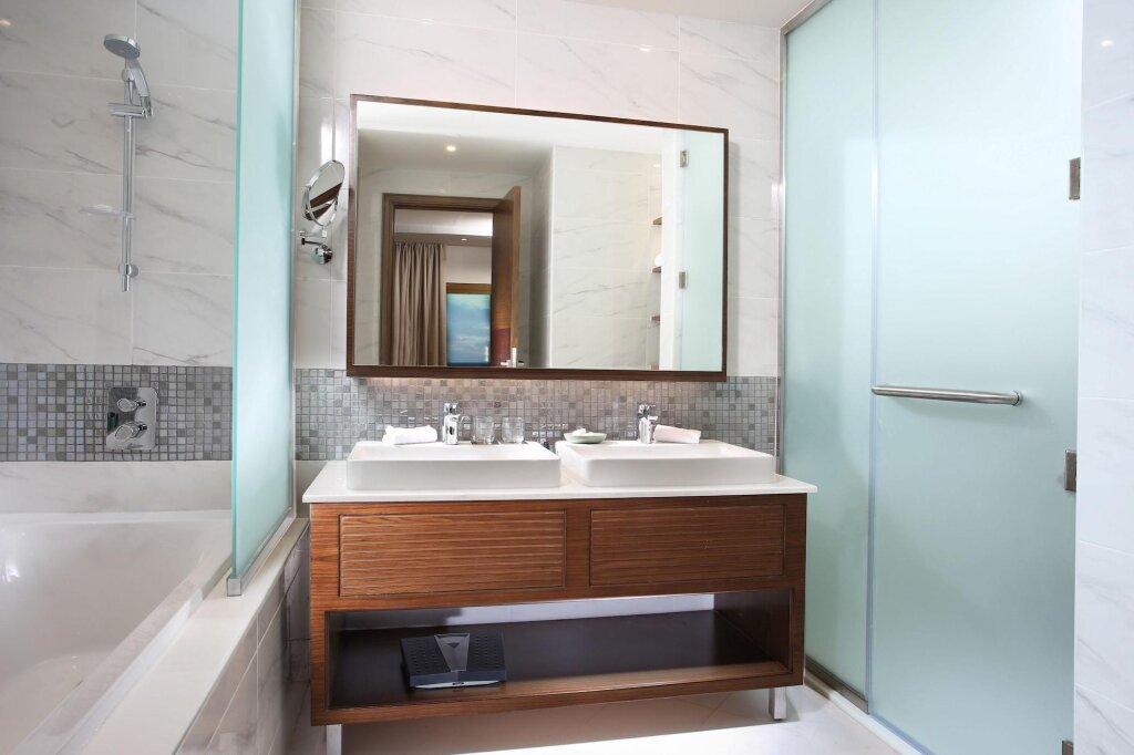 Metropolitan Hotel Dubai 18