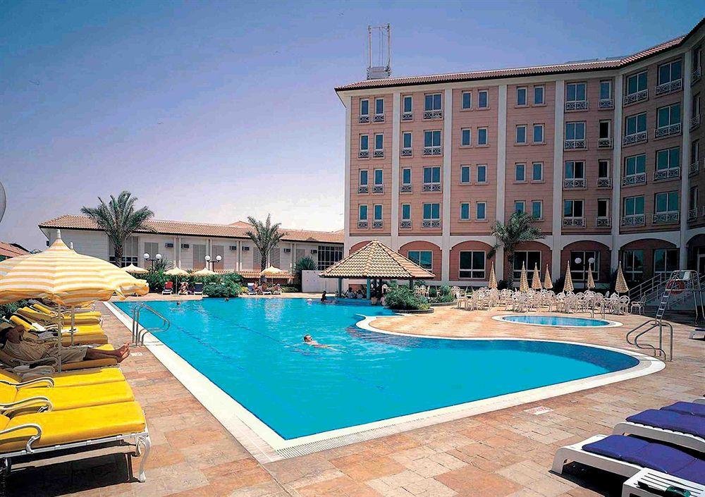 Metropolitan Hotel Dubai 7