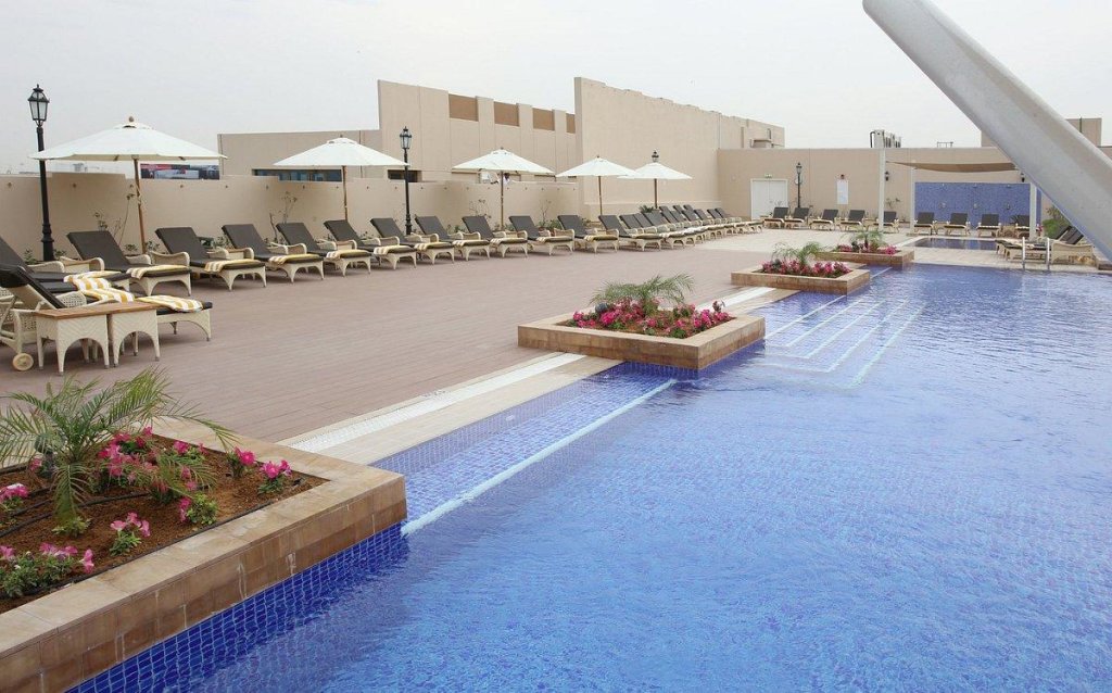 Metropolitan Hotel Dubai 8