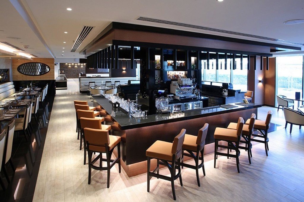 Metropolitan Hotel Dubai 9