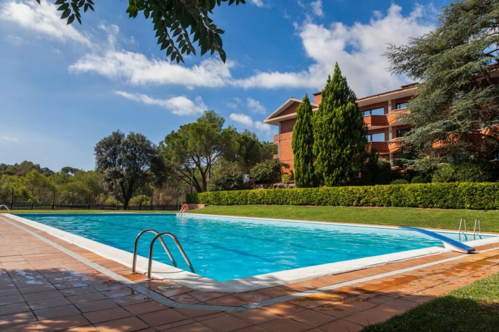 Montserrat Hotel & Training Center 2