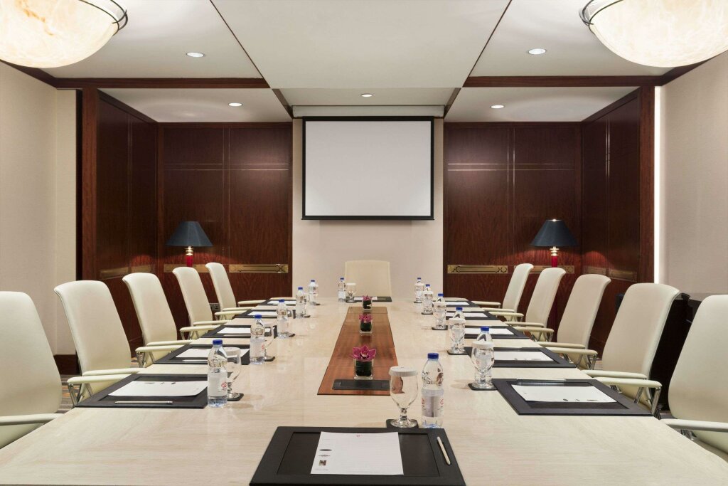 Crowne Plaza Dubai Jumeirah, an IHG Hotel 4