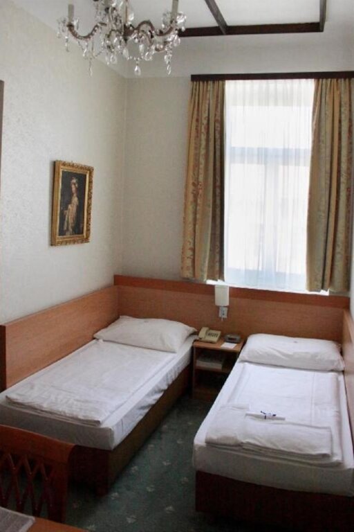 Boutique Hotel Donauwalzer 8