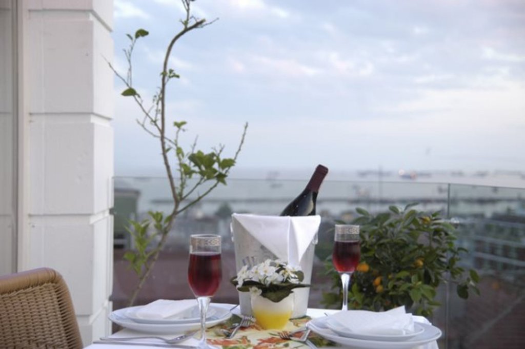 Sembol Hotel 10