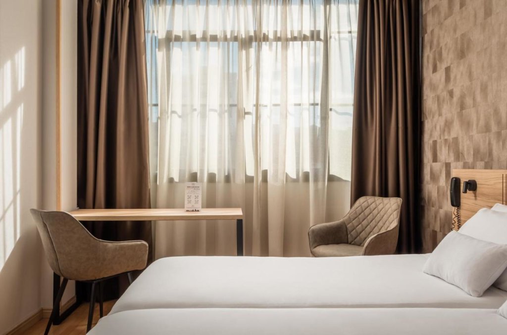 Sunotel Central 9