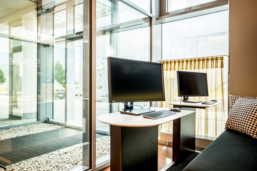 Comfort Hotel Frankfurt Airport West 8