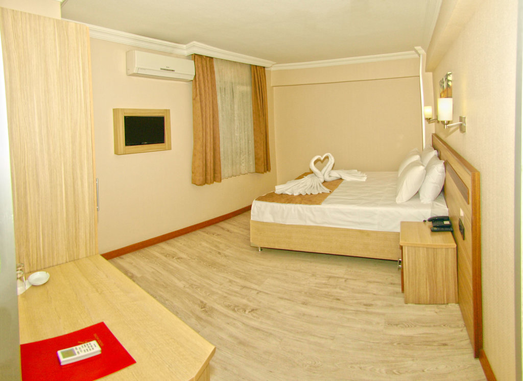 Gold Hotel 2