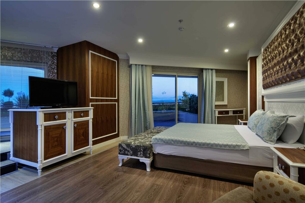 Crystal Sunset Luxury Resort & Spa - All Inclusive 8