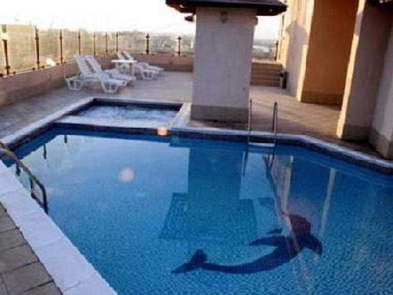 Dolphin Hotel Apartments 14