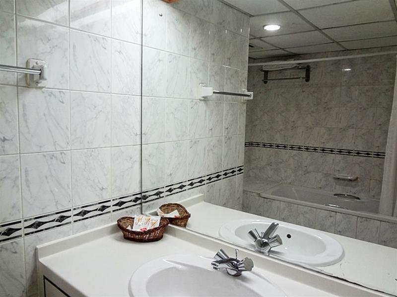 Dolphin Hotel Apartments 24