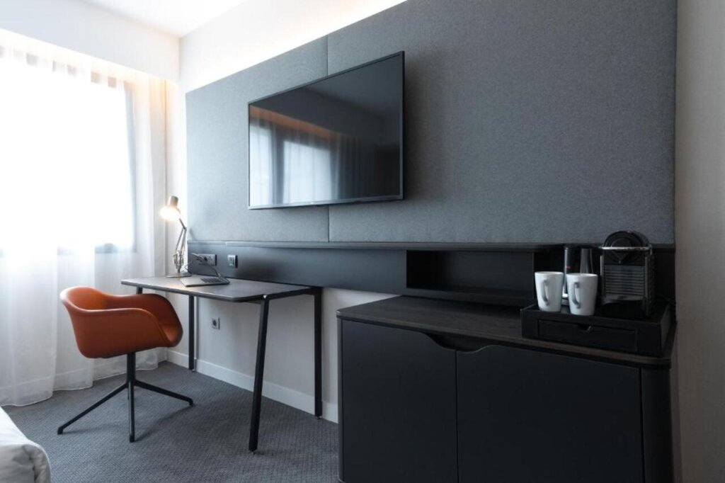 Holiday Inn Paris CDG Airport, an IHG Hotel 2