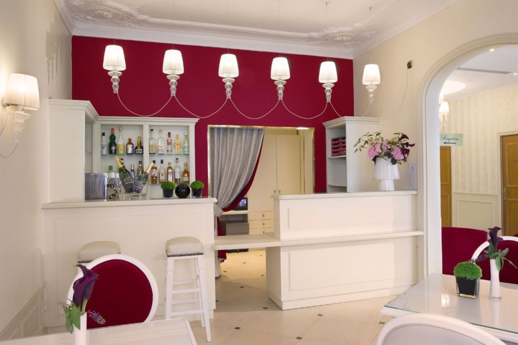 Hotel Queen Mary Paris 4