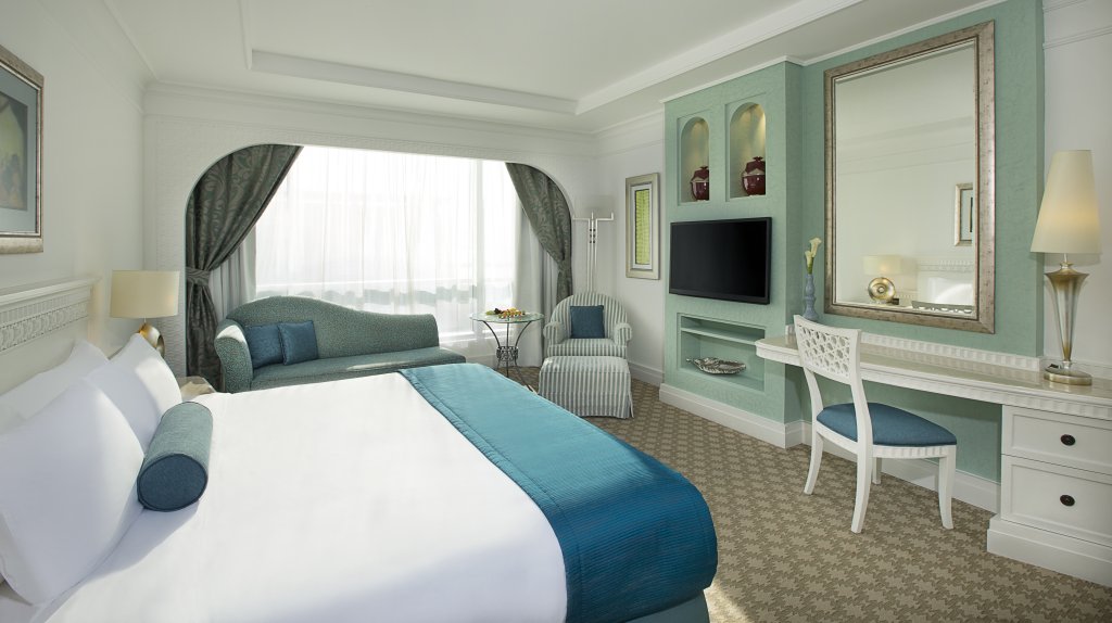 Habtoor Grand Resort, Autograph Collection 1
