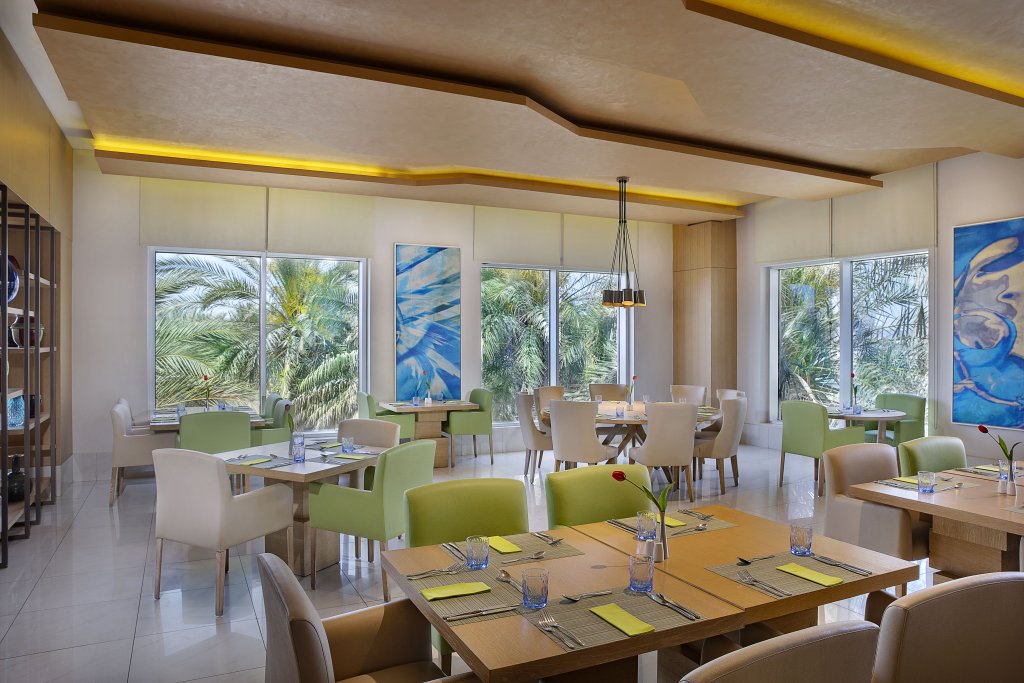 Habtoor Grand Resort, Autograph Collection 14
