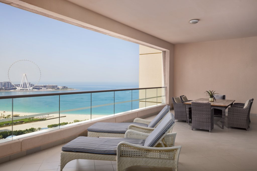 Habtoor Grand Resort, Autograph Collection 17