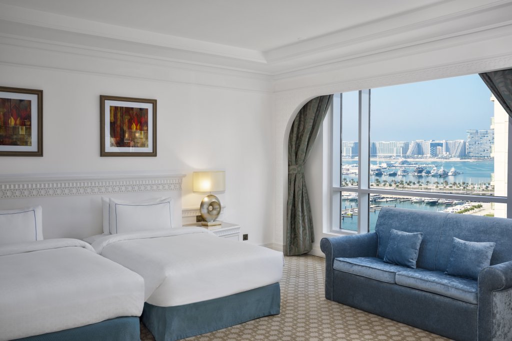 Habtoor Grand Resort, Autograph Collection 7