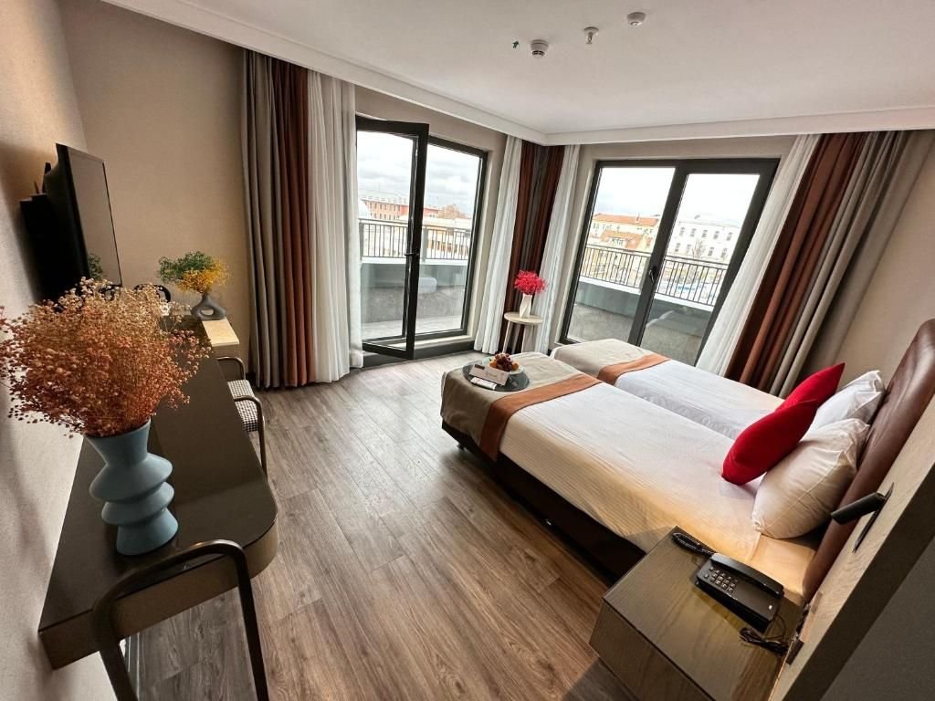 Edition Old City Hotel 6